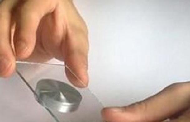 玻璃粘金属，用UV胶效果好